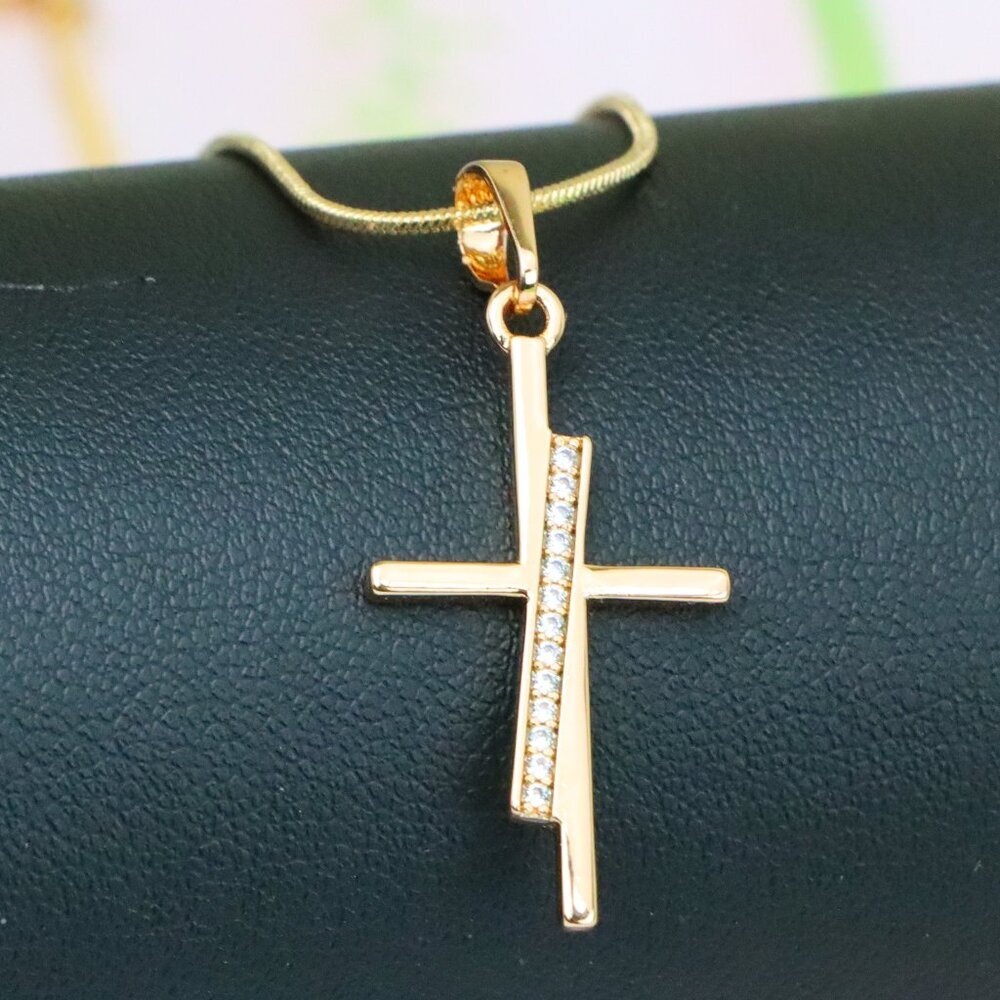 "Elegant Rose Gold Cross Pendant with Embedded CZ Accents, XPPT1266